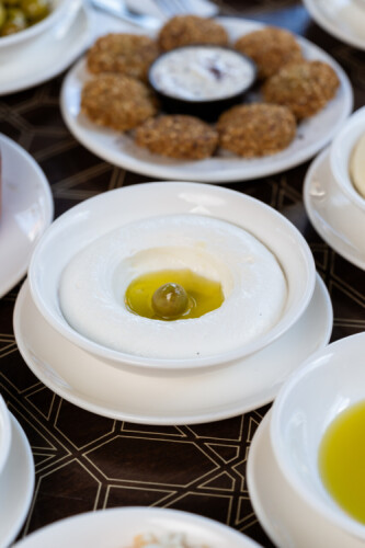 Image for 'لبنة وزيتون' Item