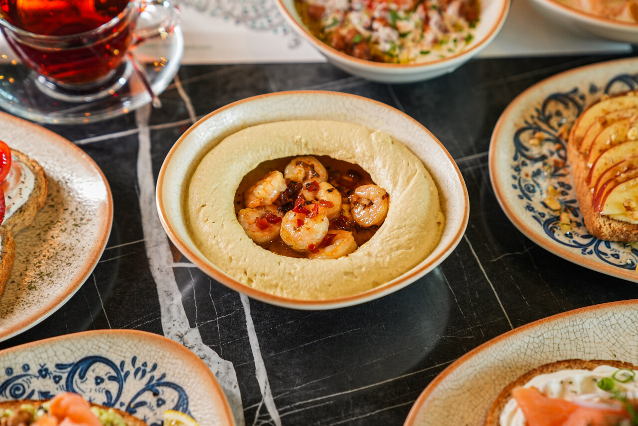 Hummus with Shrimp